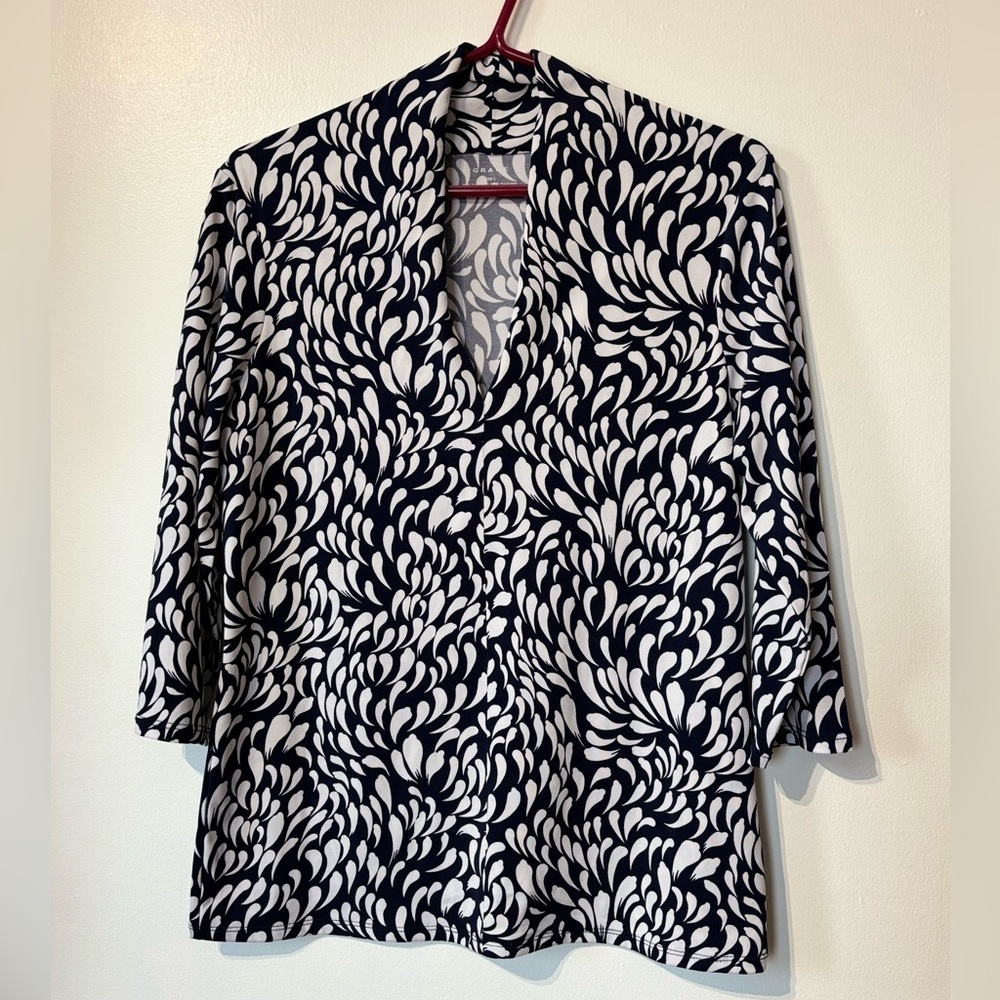 Grace Blue & White Graphic 3/4 Sleeve Blouse – Large 🤍